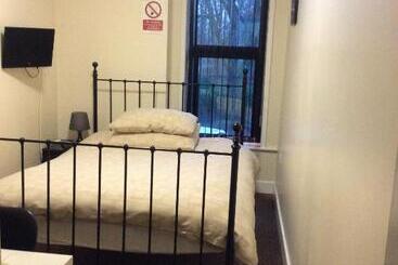 ホテル Kings Arms