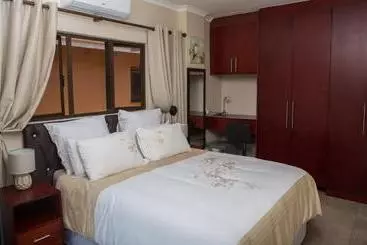 تختخواب و صبحانه Dyna Guest House