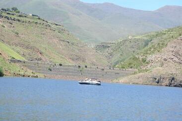 هتل آپارتمان Motebong Lodge