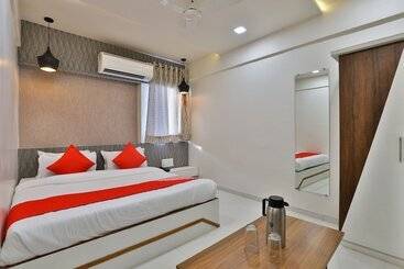 Oyo 15981 Hotel Shiv Ganga