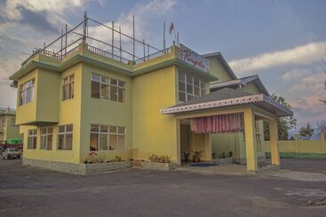 Oyo 28084 Hotel Pangolin