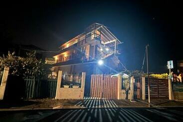 پانسیون Anel Suites