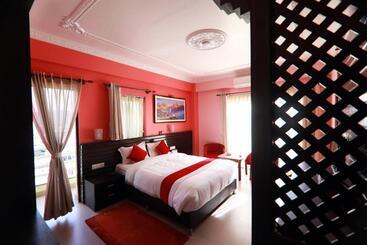 هتل Task International