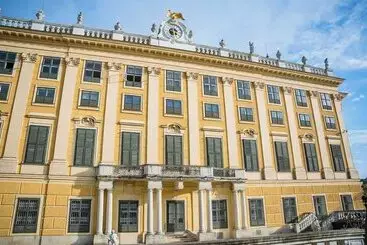 هتل Ibercity Wien Schönbrunn