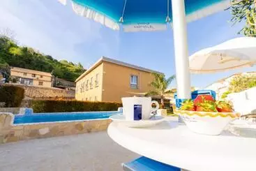 Huoneistohotelli Asterias Residence