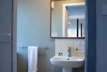 The Rosedale Hotel & Restaurant