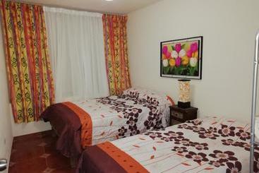 هاستل Casa Cantares