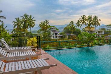 Hotel River Vally Inn