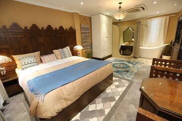 Aquarizon Boutique Hostel & City Bar