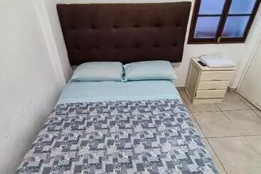 Hotel Hospedaje Nuna   Playa Huanchaco
