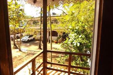 בית מלון כפרי Goan Cafe N Resort