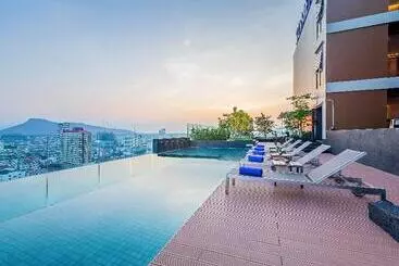 Hotel Somerset Harbourview Sri Racha