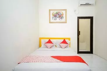 Otel Reddoorz Near Rs Siti Khodijah