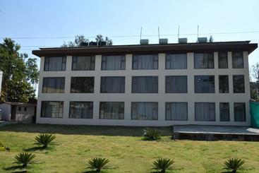 Отель Royal Orbit