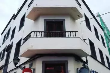 ユースホステル Columbus Apartments Co Living