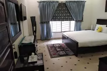 تختخواب و صبحانه Mulberry Residence Family Rooms