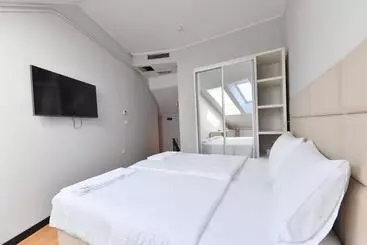 پانسیون Lanterna Rooms City Center