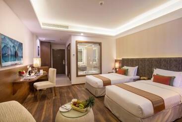 هتل Mountain Glory Forest Resort