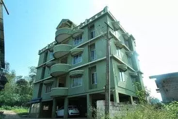 Otel Oyo 22514 Live Inn