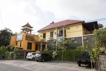 هتل Reddoorz Syariah Near Basuki Rahmat