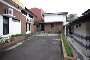 پانسیون Reddoorz Near Taman Kota Lapang Merdeka Sukabumi