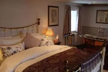 Bed and Breakfast Keepers Cottage Guest House