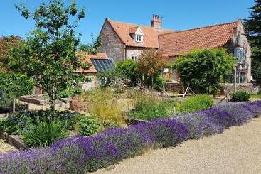 Bed and Breakfast Keepers Cottage Guest House