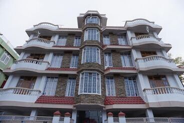 Hotel La Castle Residency