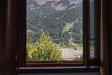 酒店 Hôtel Restaurant Le Monêtier