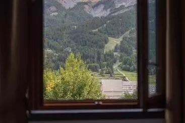 Hotelli Hôtel Restaurant Le Monêtier