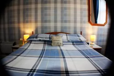 تختخواب و صبحانه Kenways Guest House