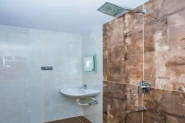 هتل Treebo Trip Pratham Presidency