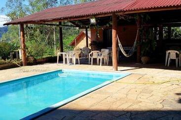 ペンション Pousada Na Montanha