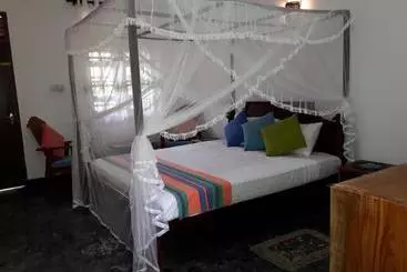 Pensjonat Coconut Grove   Midigama