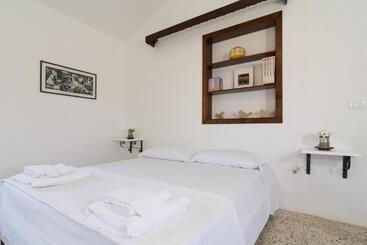 Отель Agriturismo Di Serragiumenta