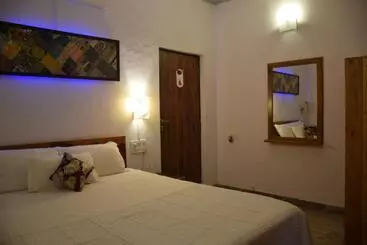 Bed & Breakfast Laligurasvilla Beachside Escape   100m To Beach