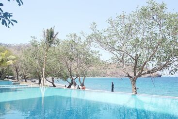 ホテル Louis Kienne Resort Senggigi
