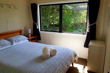 پانسیون Estuary Retreat Whangamata