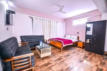 Hotel Aashiyana