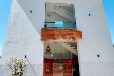 Pensión Sunset Valley Holiday Inn