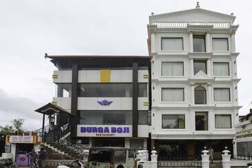Hotel Treebo Durga Boji Grand, Gonikoppal Town
