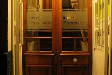 پانسیون Hostal Dinamarca