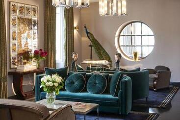 هتل Les Roches Blanches Cassis