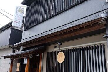 פנסיון Narita Sando Guesthouse