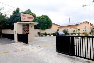 Pensiune Reddoorz Plus Near Universitas Sumatera Utara