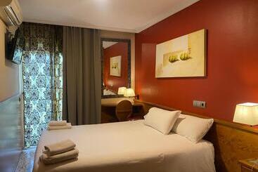 Пансион Hostal Galicia Cardedeu