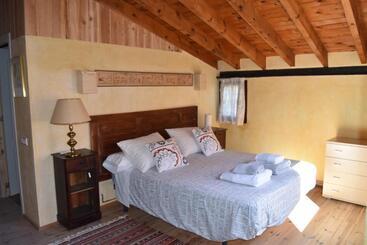 پانسیون Castillo De Grisel