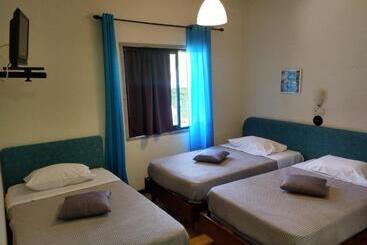 پانسیون Residencial Montanhês