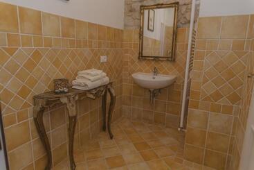 Отель Borgo Di Vezzano