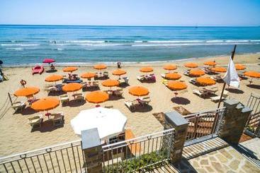 מלון דירות Acciaroli Vacanze Residence